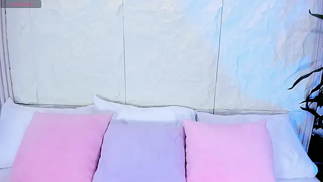 AvyMilton online show from 11-10-25, 11:48