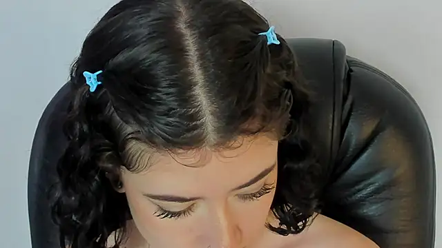 Snapshot of melody_suarez chatting on 02-07-25, 01:36 melody suarez online show from 02-07-25, 01:36