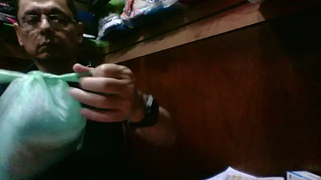 MarcusKelvin online show from 10-28-25, 04:39