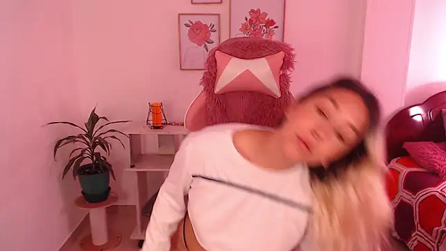 Dahlia  espresso online show from 09-17-25, 06:54