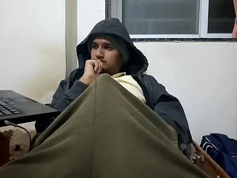 Jonrobinso online show from 12-21-25, 04:52