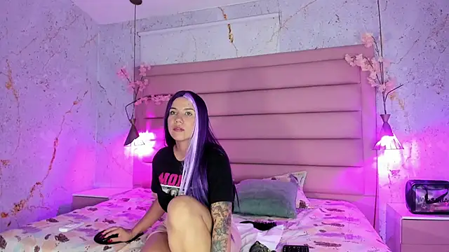 MelaniieRoux online show from 11-22-25, 03:27