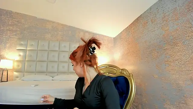 MelaniieRoux online show from 05-18-26, 07:40