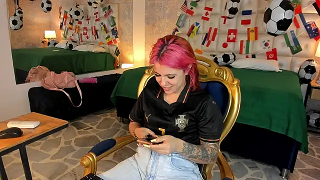 Snapshot of MelaniieRoux chatting on 07-02-26, 05:08 MelaniieRoux online show from 07-02-26, 05:08