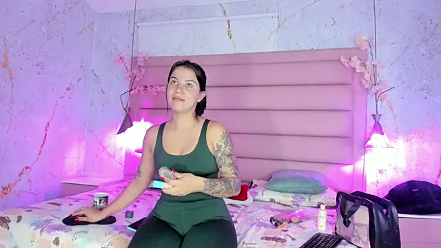 MelaniieRoux online show from 11-24-25, 07:36