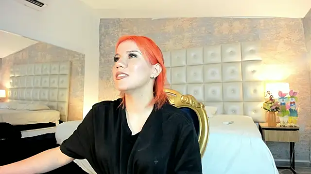 MelaniieRoux online show from 06-01-26, 07:57