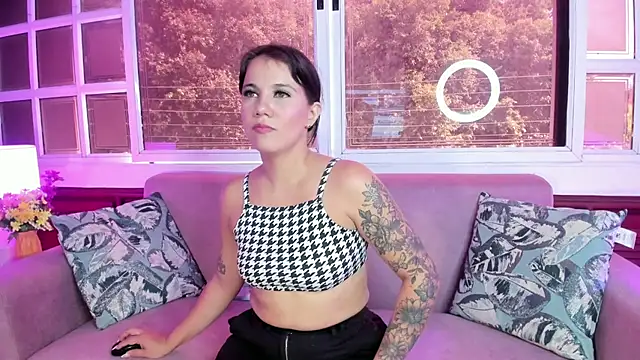 MelaniieRoux online show from 09-29-25, 07:30