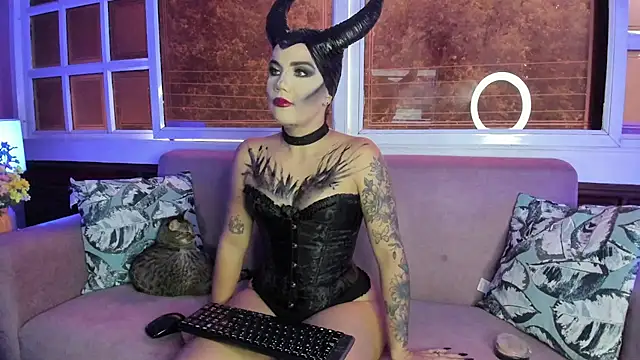 MelaniieRoux online show from 10-13-25, 07:37