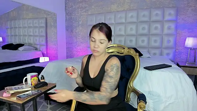 MelaniieRoux online show from 09-19-25, 11:47