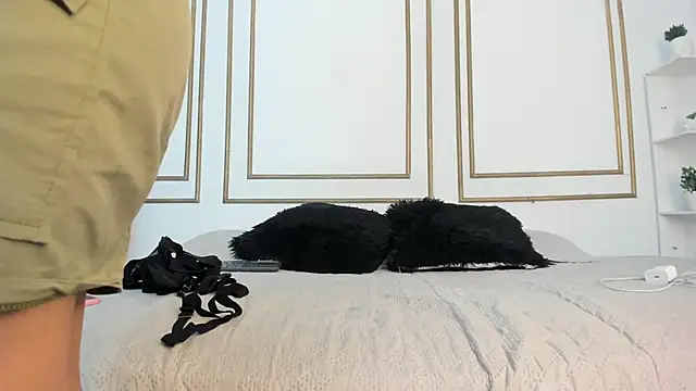 miranda villa online show from 12-14-25, 12:22