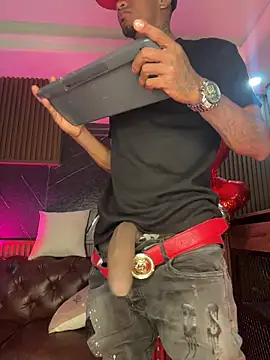 Snapshot of AaronCruz_ chatting on 02-15-26, 04:46 AaronCruz online show from 02-15-26, 04:46