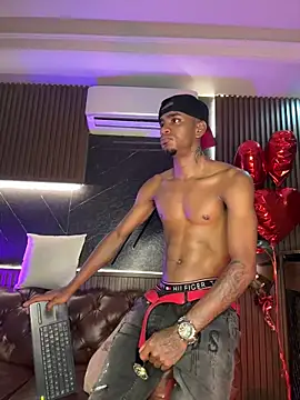 Snapshot of AaronCruz_ chatting on 02-15-26, 01:21 AaronCruz online show from 02-15-26, 01:21