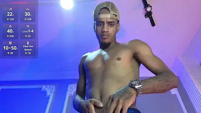 Snapshot of AaronCruz_ chatting on 09-13-25, 01:11 AaronCruz online show from 09-13-25, 01:11