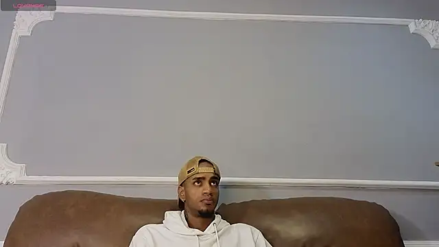 Snapshot of AaronCruz_ chatting on 09-16-25, 01:01 AaronCruz online show from 09-16-25, 01:01