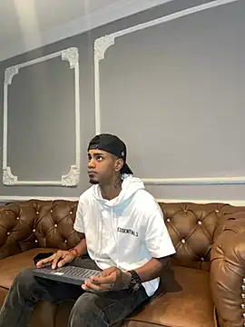 Snapshot of AaronCruz_ chatting on 02-28-25, 12:42 AaronCruz online show from 02-28-25, 12:42