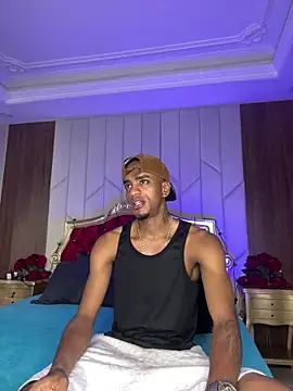 AaronCruz  online show from 12-15-25, 09:42