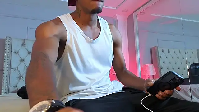 AaronCruz  online show from 05-09-26, 07:50