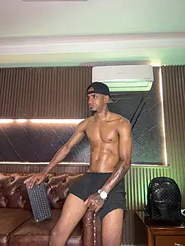 AaronCruz  online show from 03-27-26, 04:52