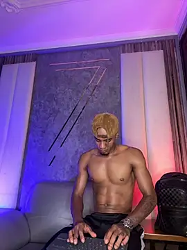 Snapshot of AaronCruz_ chatting on 02-06-26, 04:41 AaronCruz online show from 02-06-26, 04:41