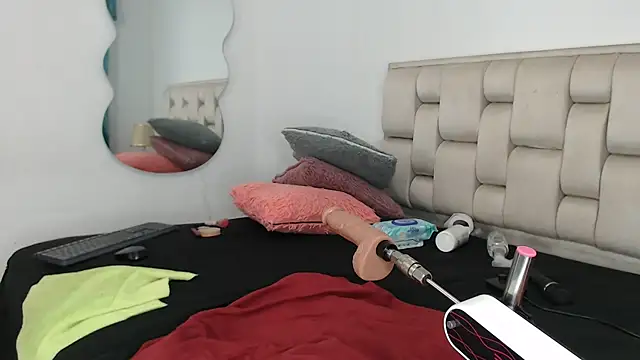 Roxy-Smith online show from 09-26-25, 11:33