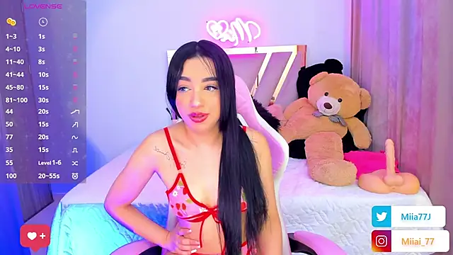 Snapshot of Miia77_ chatting on 09-23-25, 03:02 Miia77  online show from 09-23-25, 03:02