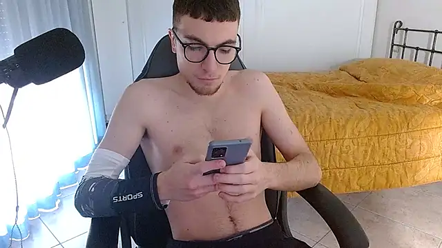 FitGuyDream online show from 12-31-24, 10:58