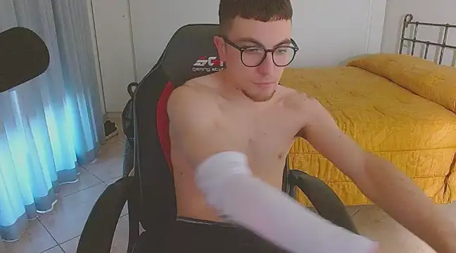 FitGuyDream online show from 12-30-24, 03:34