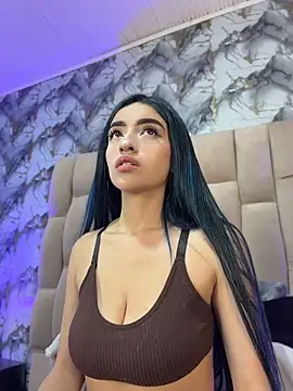 Snapshot of Kristin_Ramirez chatting on 06-17-26, 02:00 Kristin Ramirez online show from 06-17-26, 02:00