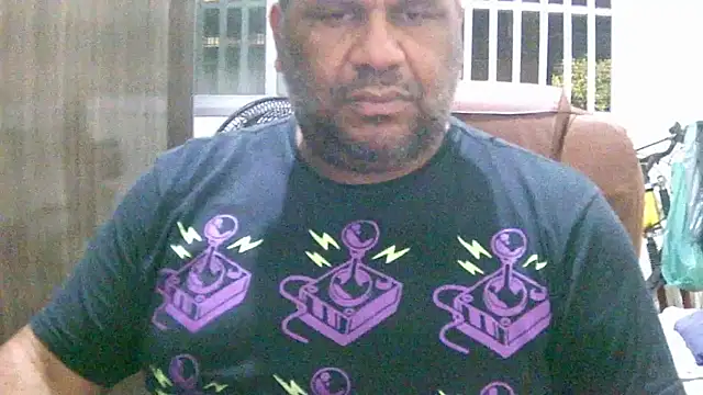 Snapshot of ulmo_br chatting on 10-27-25, 12:33 ulmo br online show from 10-27-25, 12:33