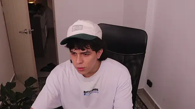 Tony Hoffa online show from 02-12-26, 06:18