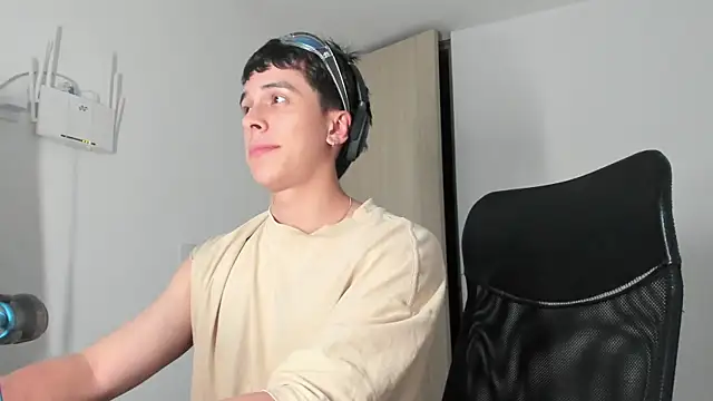 Tony Hoffa online show from 03-10-25, 01:23