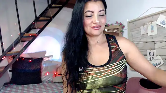 luna sky83 online show from 12-23-25, 05:40