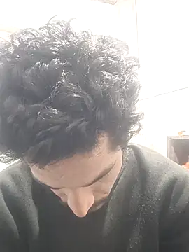 Snapshot of nskgenz chatting on 12-23-25, 05:29 nskgenz online show from 12-23-25, 05:29