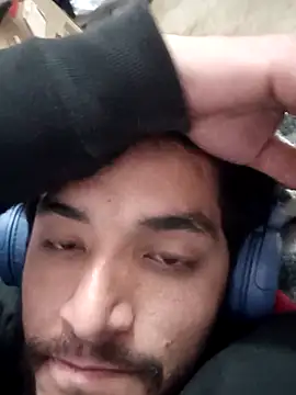 Snapshot of nskgenz chatting on 12-17-25, 08:58 nskgenz online show from 12-17-25, 08:58