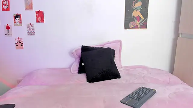 Snapshot of AlyRoses chatting on 02-06-25, 10:10 AlyRoses online show from 02-06-25, 10:10