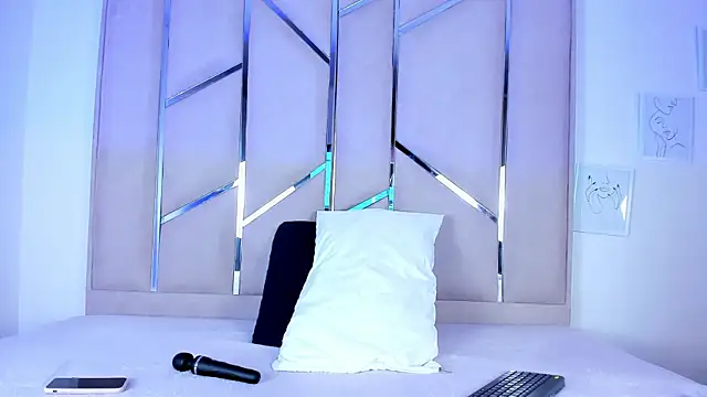 AlyRoses online show from 11-17-25, 01:59