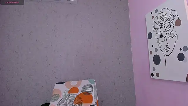 Tiffany mendez online show from 10-09-25, 12:17