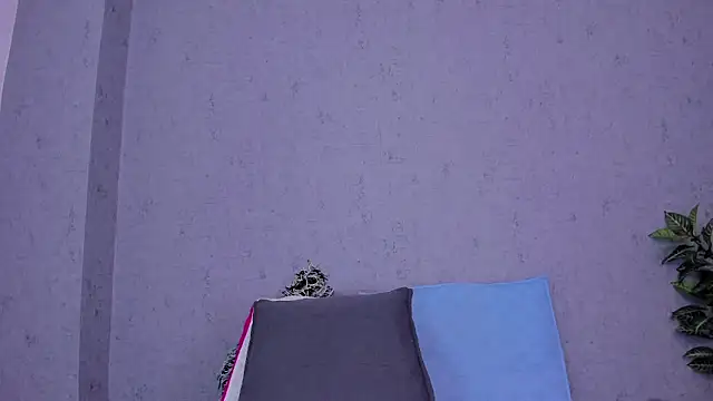 Tiffany mendez online show from 04-15-26, 12:10