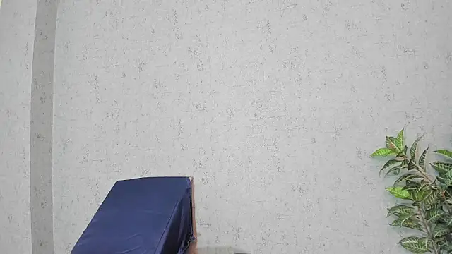 Tiffany mendez online show from 01-12-26, 12:12