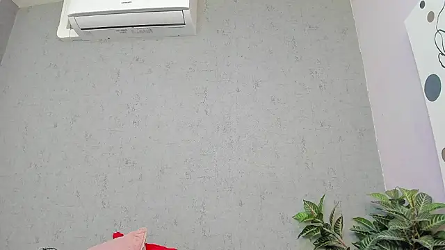 Tiffany mendez online show from 03-25-26, 12:04