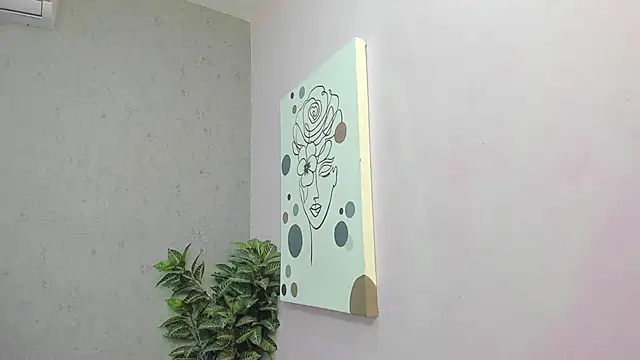 Tiffany mendez online show from 04-04-26, 12:01