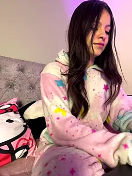 LucyEvans  online show from 10-30-25, 02:54