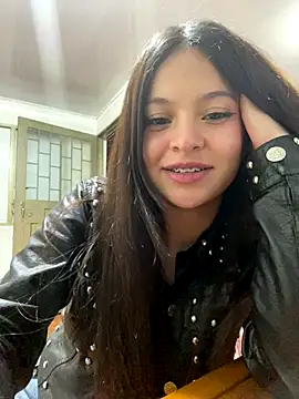 Snapshot of LucyEvans_ chatting on 10-20-25, 05:42 LucyEvans online show from 10-20-25, 05:42