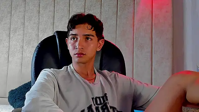 Snapshot of Muichiro_tokito1 chatting on 11-09-25, 03:54 Muichiro tokito1 online show from 11-09-25, 03:54