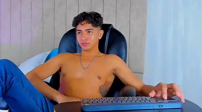 Snapshot of Muichiro_tokito1 chatting on 03-02-25, 04:28 Muichiro tokito1 online show from 03-02-25, 04:28