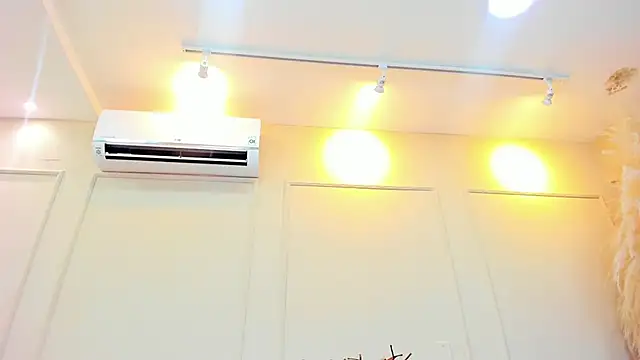 Snapshot of nahomygrey_ chatting on 03-14-25, 02:10 nahomygrey  online show from 03-14-25, 02:10