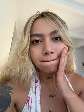 Snapshot of amanda-medrano1 chatting on 07-15-26, 03:19 amanda-medrano1 online show from 07-15-26, 03:19