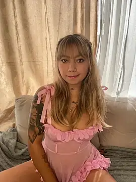 Snapshot of amanda-medrano1 chatting on 02-18-26, 02:13 amanda-medrano1 online show from 02-18-26, 02:13