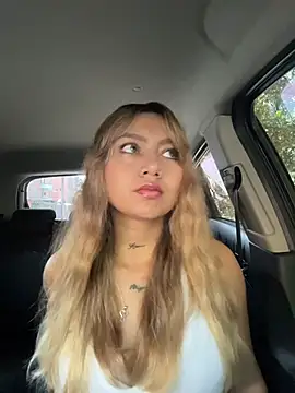 amanda-medrano1 online show from 03-28-26, 02:40