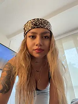 Snapshot of amanda-medrano1 chatting on 06-04-26, 02:22 amanda-medrano1 online show from 06-04-26, 02:22